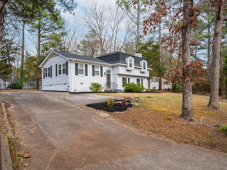 1112 Stonehedge Ave — Photo 46