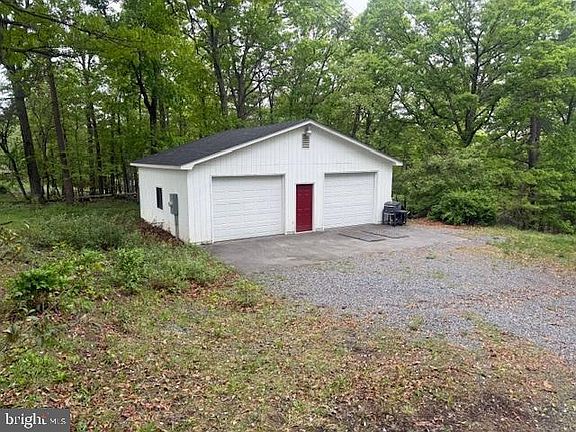 4th image of 357 Hunting Ridge Rd