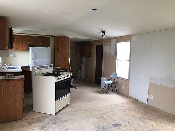 3rd image of 2721 W 16th St