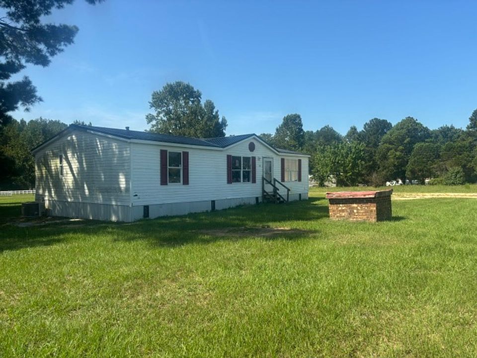 2nd image of 8967 Roseboro Hwy