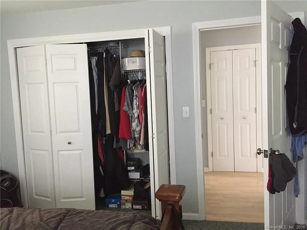 2 bed, 1000 sqft, $2,200 — Photo 4