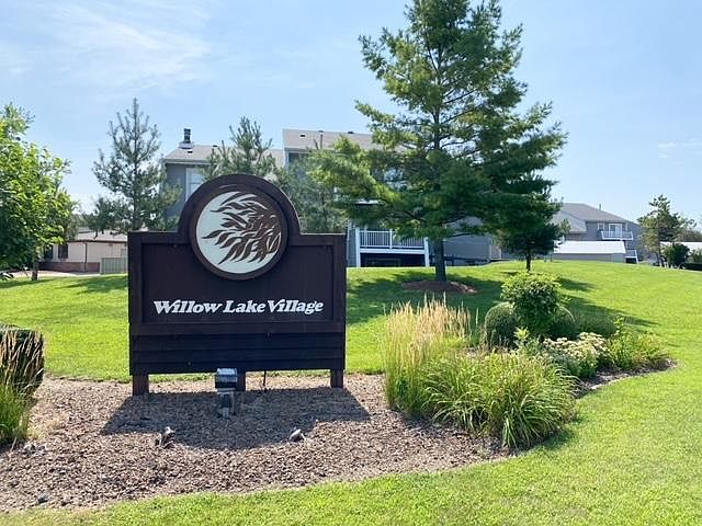 1st image of 2608 W Willowlake Dr #21