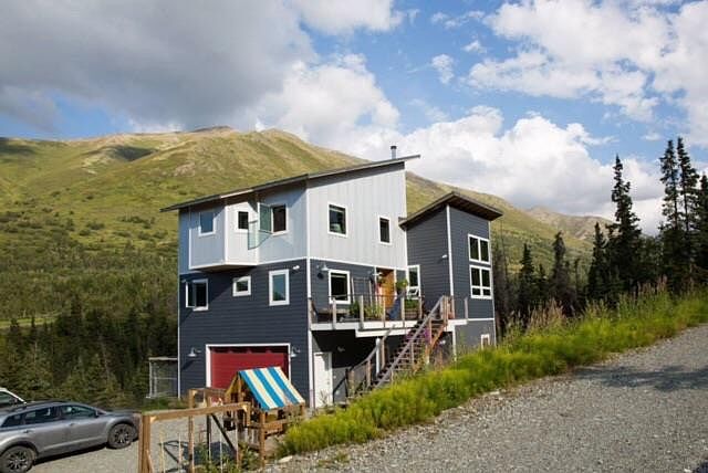 1st image of 2035 W River Dr