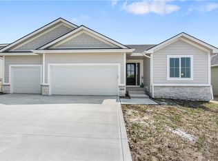 508 E Vista Lake Ave, Polk City, IA 50226