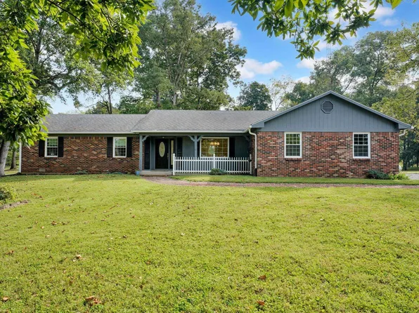 563 Yockey Ests, Mitchell, IN 47446