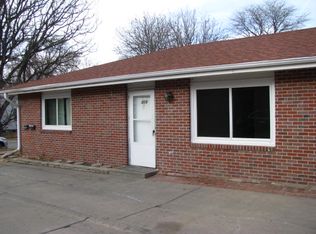 828 S 30th St #A, Lincoln, NE 68510