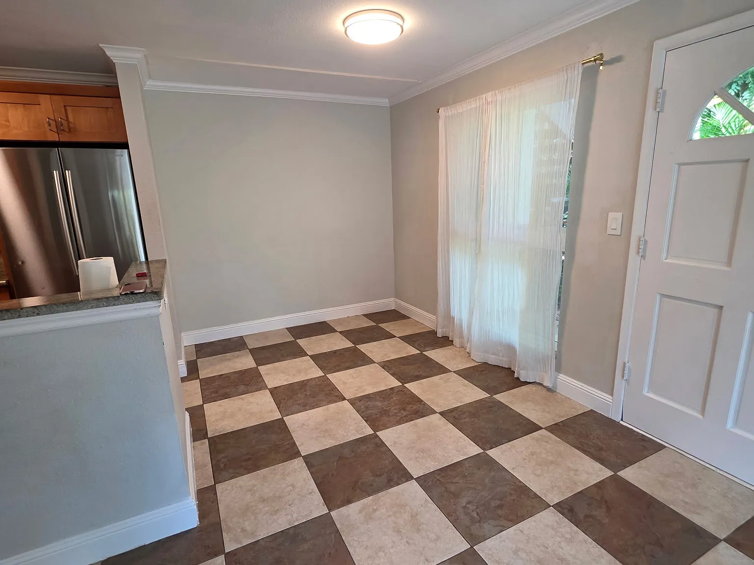 2 bed, 750 sqft, $2,990 — Photo 3