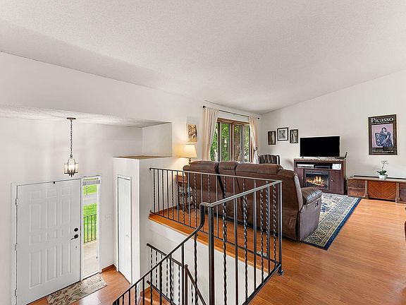 4th image of 3836 Laurel Ct