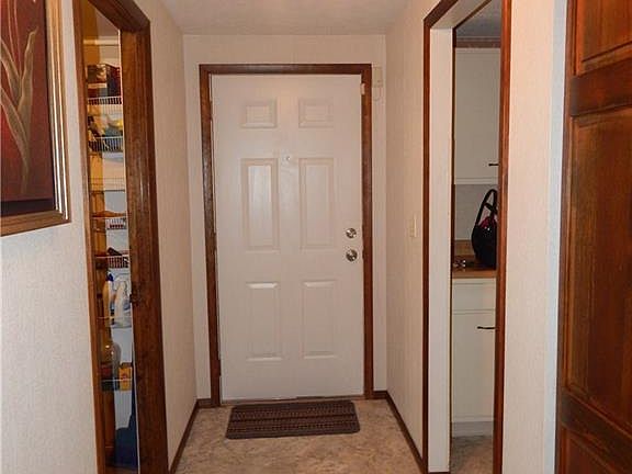 3rd image of 4974 Tewkesbury Dr