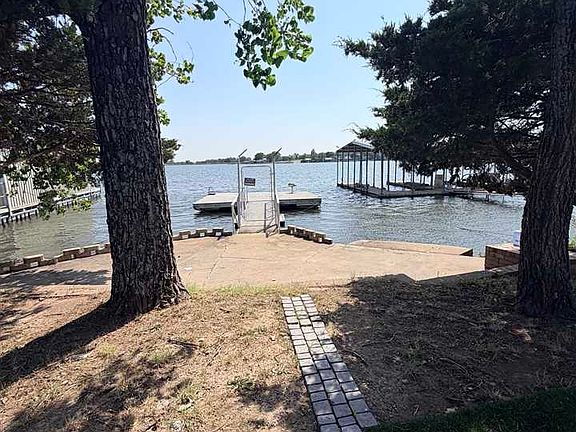 2nd image of 1 Dock 1 East Side Lake Ponca