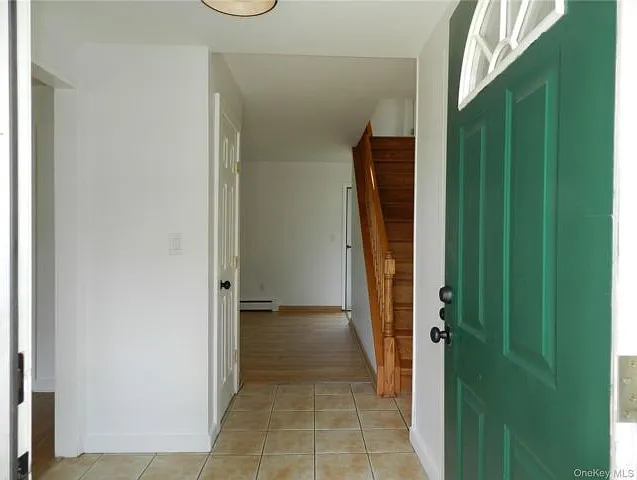 4 bed, 2.0 bath, 2100 sqft, $4,300 — Photo 3