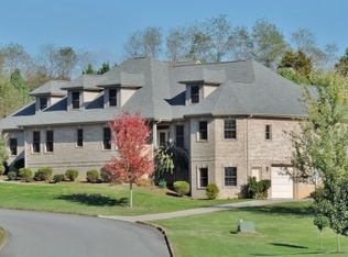 105 Lakes Edge Dr, Piney Flats, TN 37686