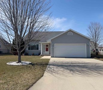 2647 Grassy Ln, Neenah, WI, 54956