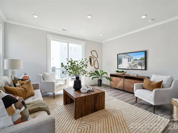 2009 Clarksdale Dr #39, Charlotte, NC 28206