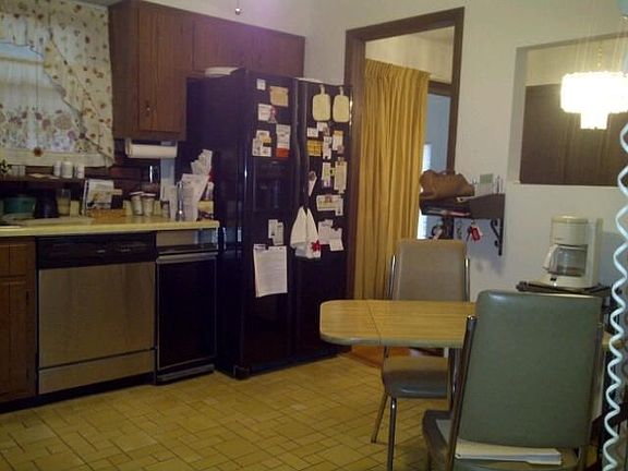 5th image of 27 Ellison Dr