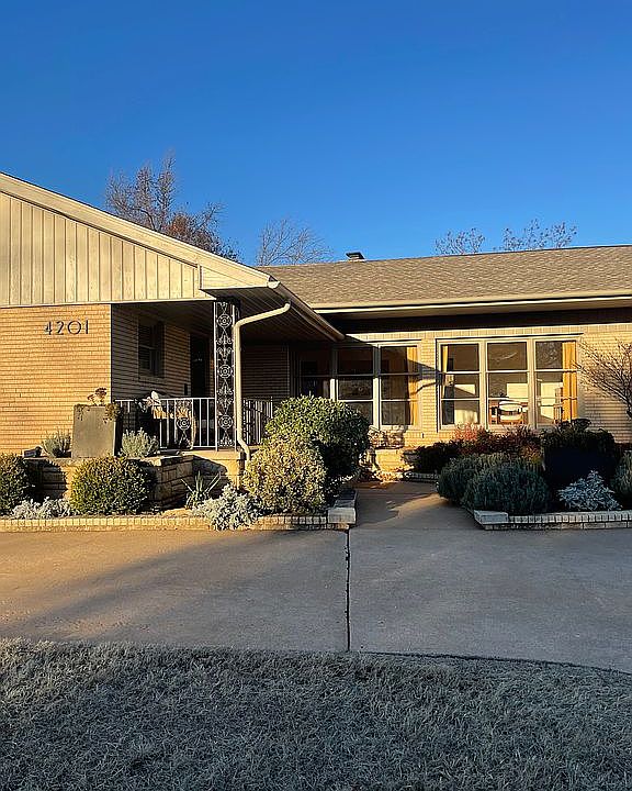 1st image of 4201 N Harvey Pkwy