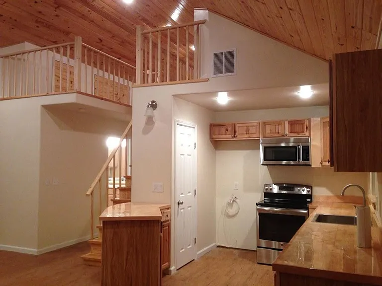 303 Frontier Ln — Photo 2