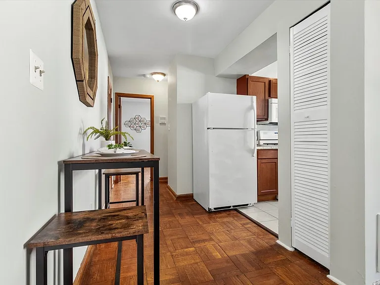 613 Hamlin St NE #2 — Photo 6