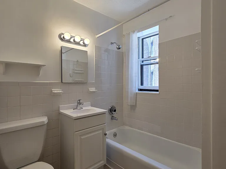 7 Aberdeen St #4 — Photo 6