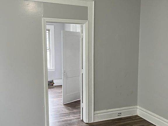 5th image of 13 Leslie Pl #2R