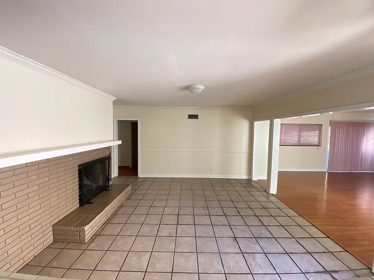 1444 N Mountain Ave — Photo 7