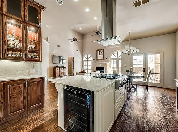 3rd image of 3505 Braewood Dr