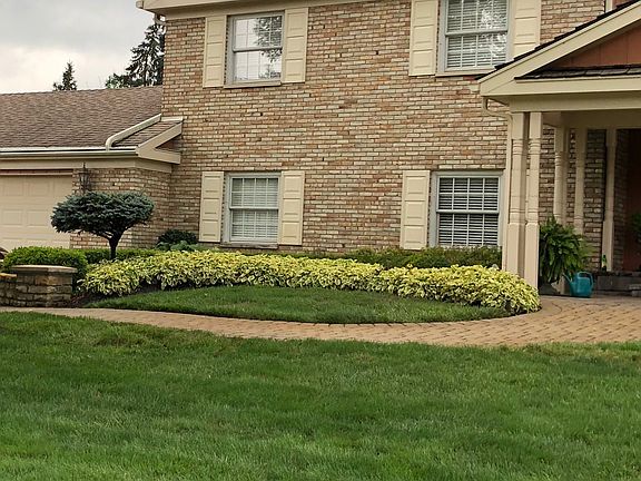 3rd image of 6850 Curtwood Dr