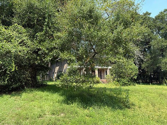 3rd image of 608 Montclaire Way