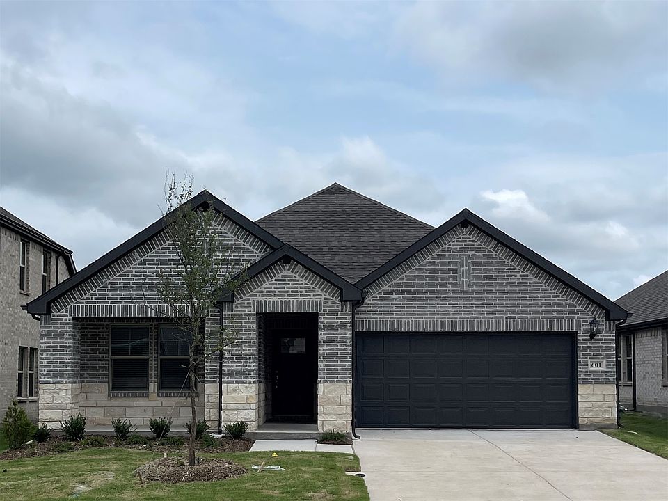 1st image of 601 Huntley Dr