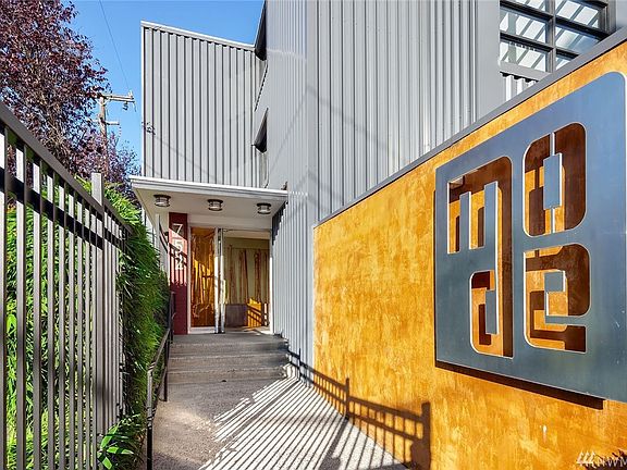 2nd image of 752 Bellevue Ave E APT 311