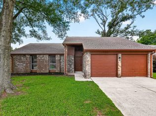 16730 Barkentine Ln, Friendswood, TX 77546