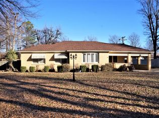 916 E Baker Dr, Kennett, MO 63857