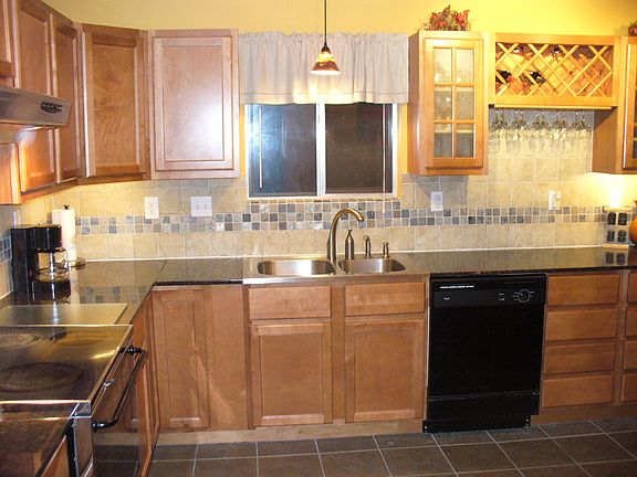 Maple Cabinets, Granite Counters