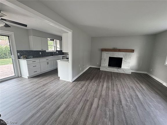 3rd image of 7371 Dahlia Dr