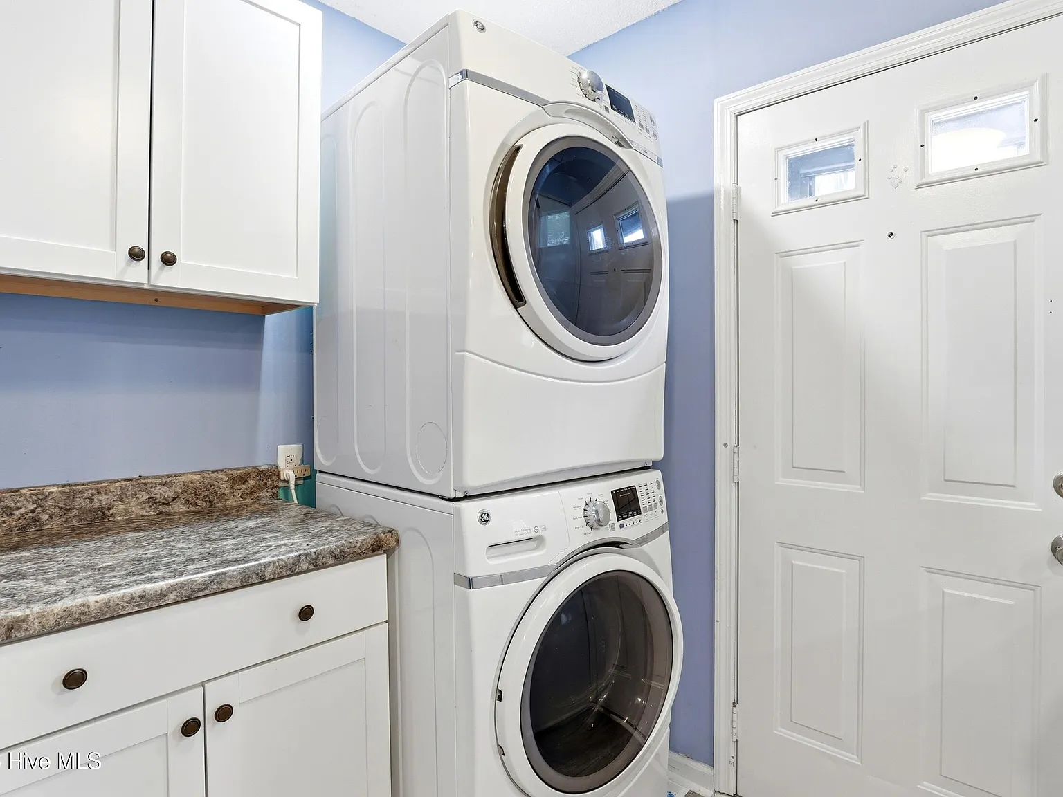 2 bed, 1.5 bath, 1224 sqft, $1,500 — Photo 4