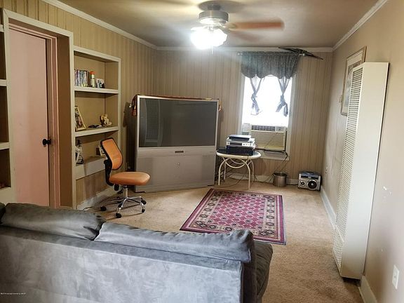 5th image of 1004 N Fairfield St