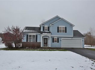 86 Eastview Commons Rd, Gates, NY 14624