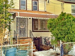 22020 105th Ave, Queens Village, NY 11429