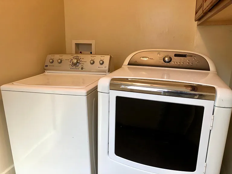 208 S Whites Ave — Photo 16