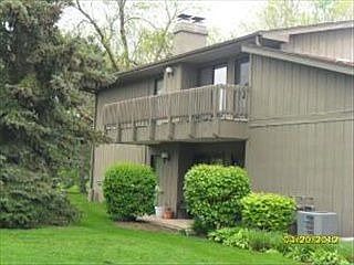 2nd image of 29W380 Emerald Green Dr Unit H