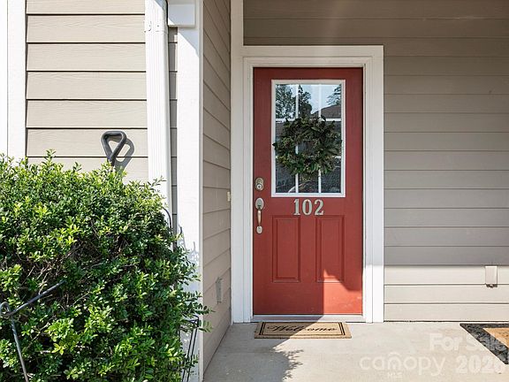 2nd image of 93 Foxden Dr Unit 102