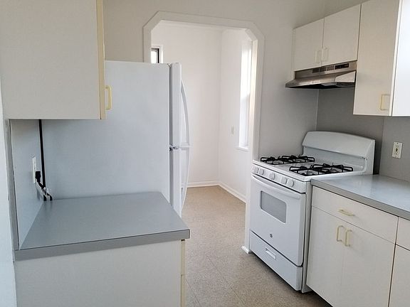 4th image of 6940 108th St APT 2B