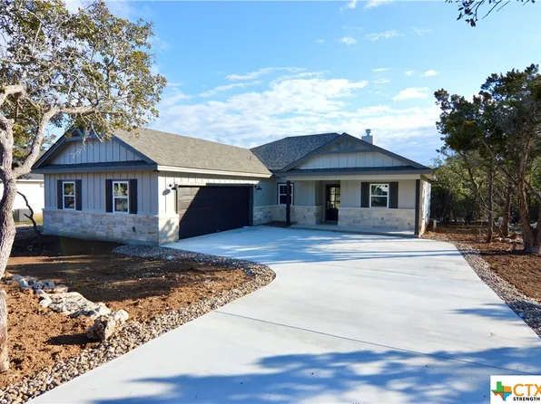 1480 Cottonwood Rd, Fischer, TX 78623