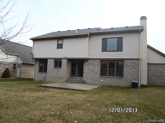 3rd image of 18915 Glengarry Dr