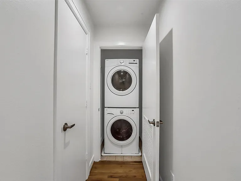 650 Westcross St #70 — Photo 16
