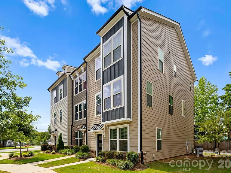 236 Judson Ave — Photo 2