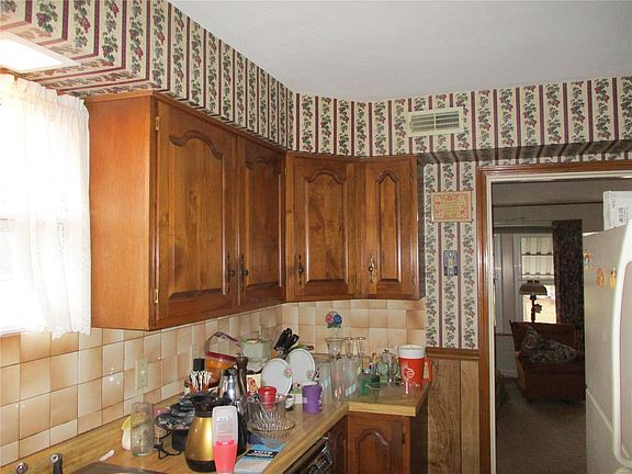 4th image of 4057 Wilmington Ave