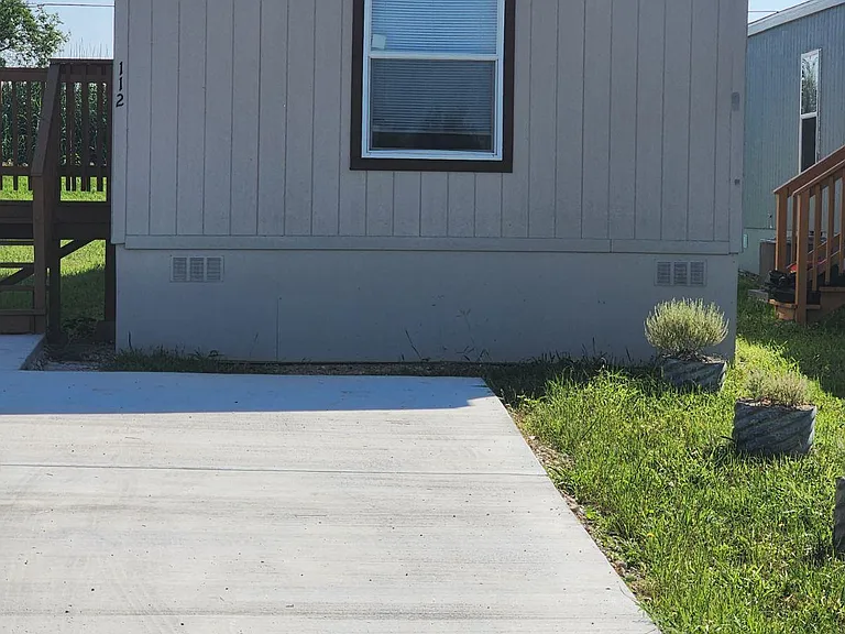 112 Zain Ln — Photo 1