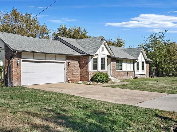 3rd image of 1741 E 31st Pl N