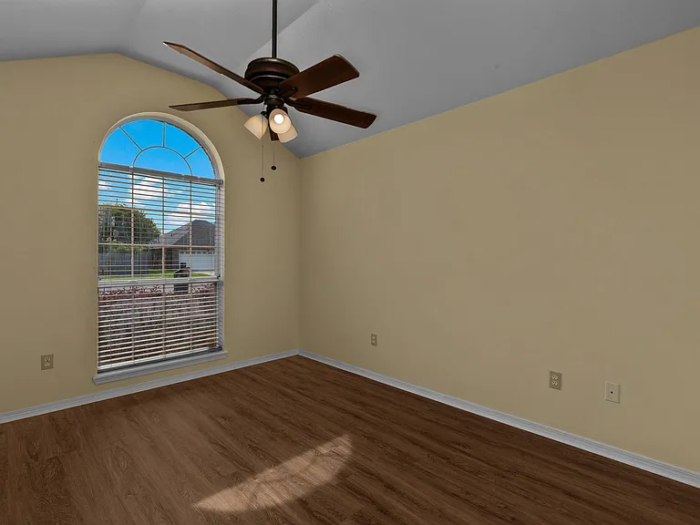 4912 General Polk Dr — Photo 9